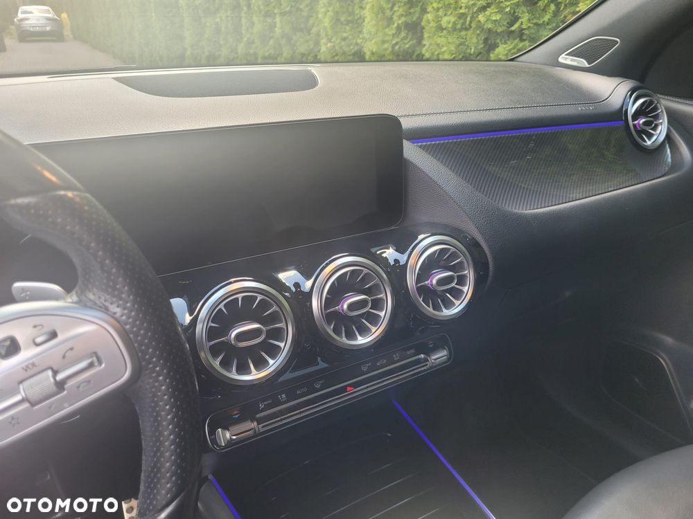 Mercedes-Benz GLA 200 d 4Matic 8G-DCT AMG Line - 12