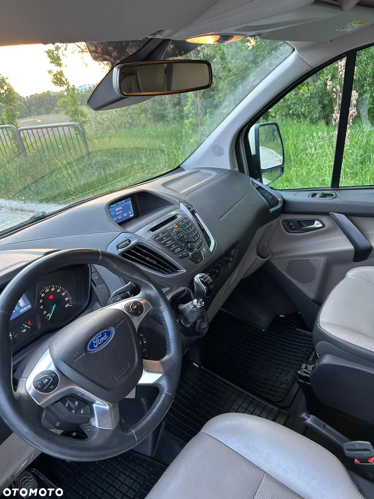Ford Tourneo Custom - 20