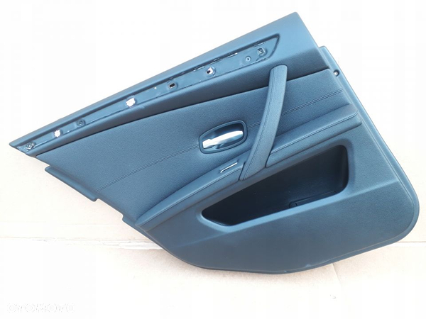 BOCZEK DRZWI LEWY TYŁ BMW E60 LIFT LCI