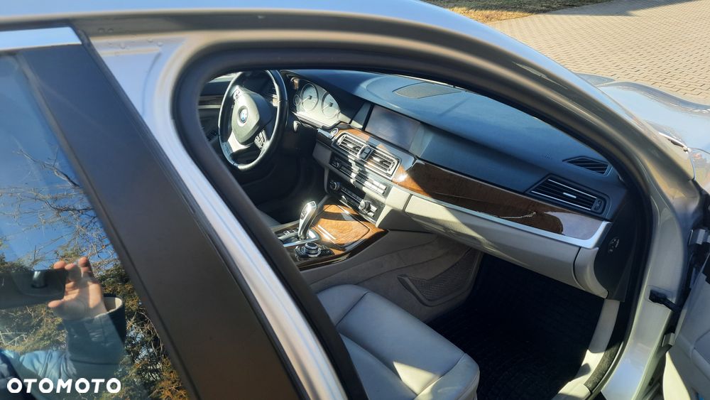 BMW Seria 5 535i - 5