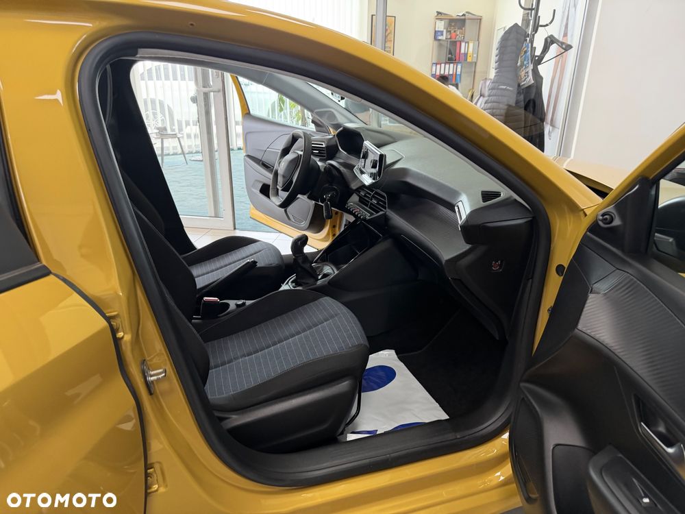 Peugeot 208 - 22