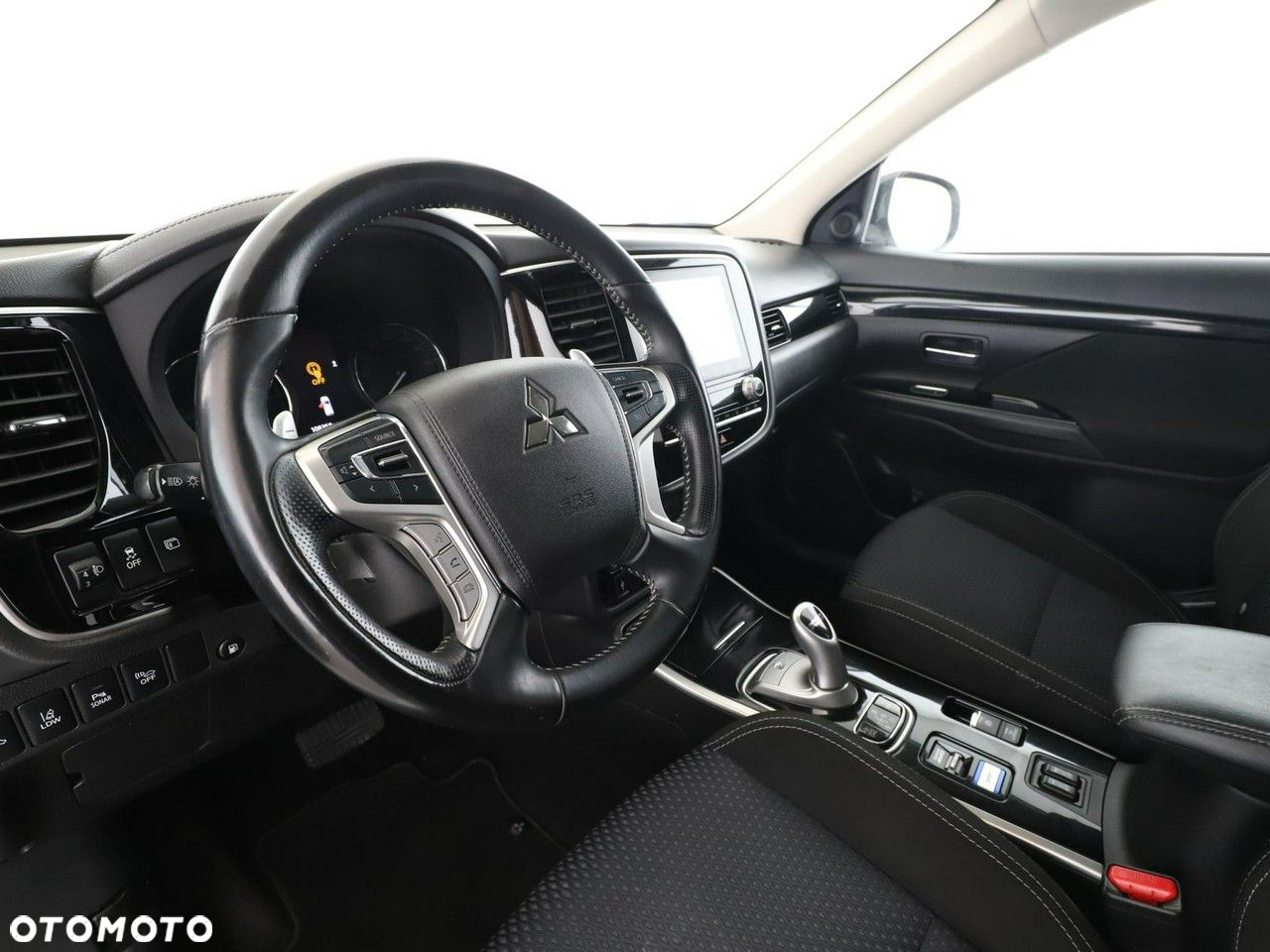 Mitsubishi Outlander - 14