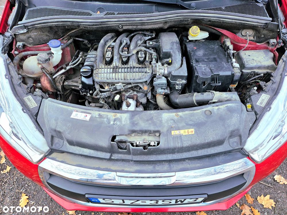 Peugeot 208 - 8