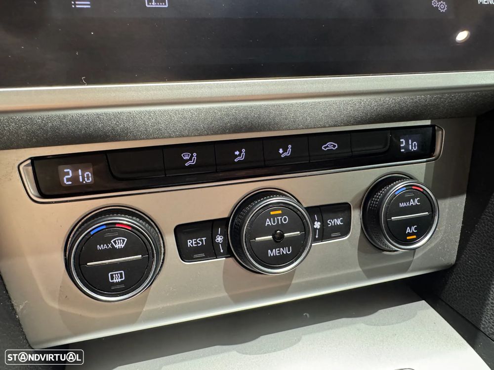 VW Passat 2.0 TDI Elegance DSG - 38