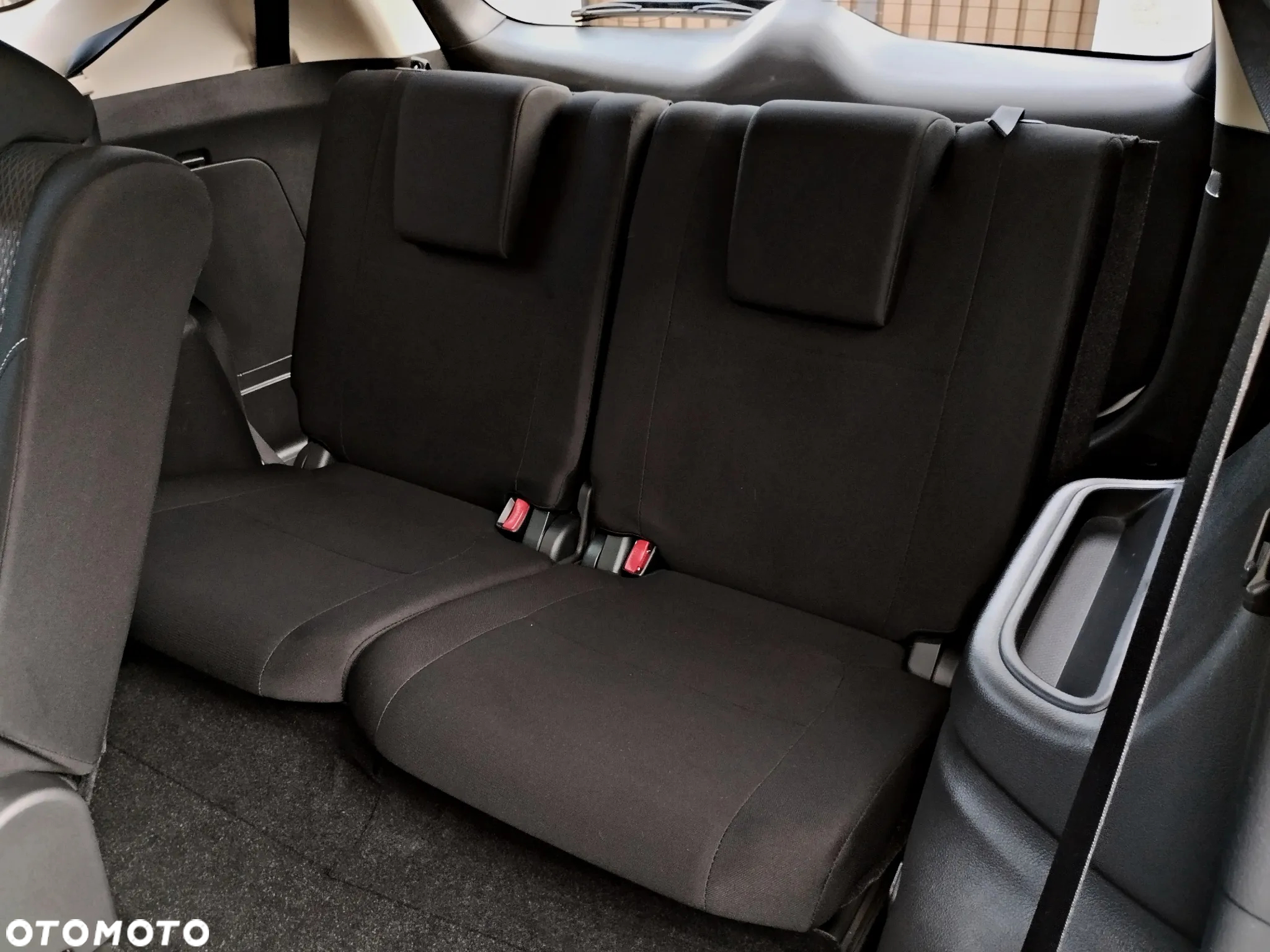 Mitsubishi Outlander 2.0 Intense + Navi 4WD CVT - 22