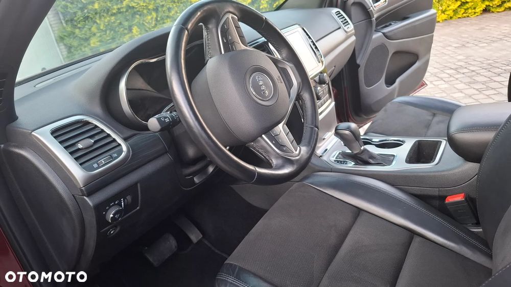 Jeep Grand Cherokee - 33