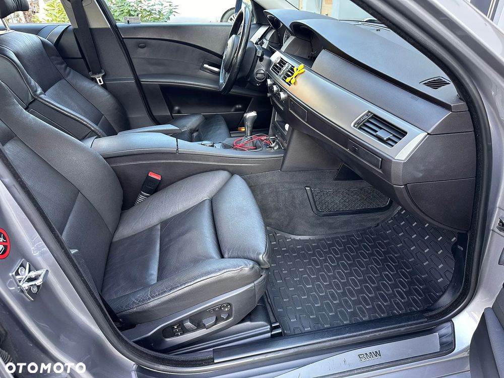 BMW Seria 5 525i - 9