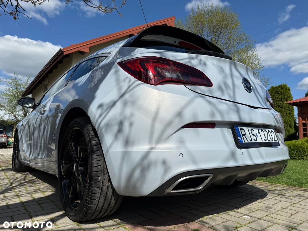 Opel Astra IV GTC OPC - 13