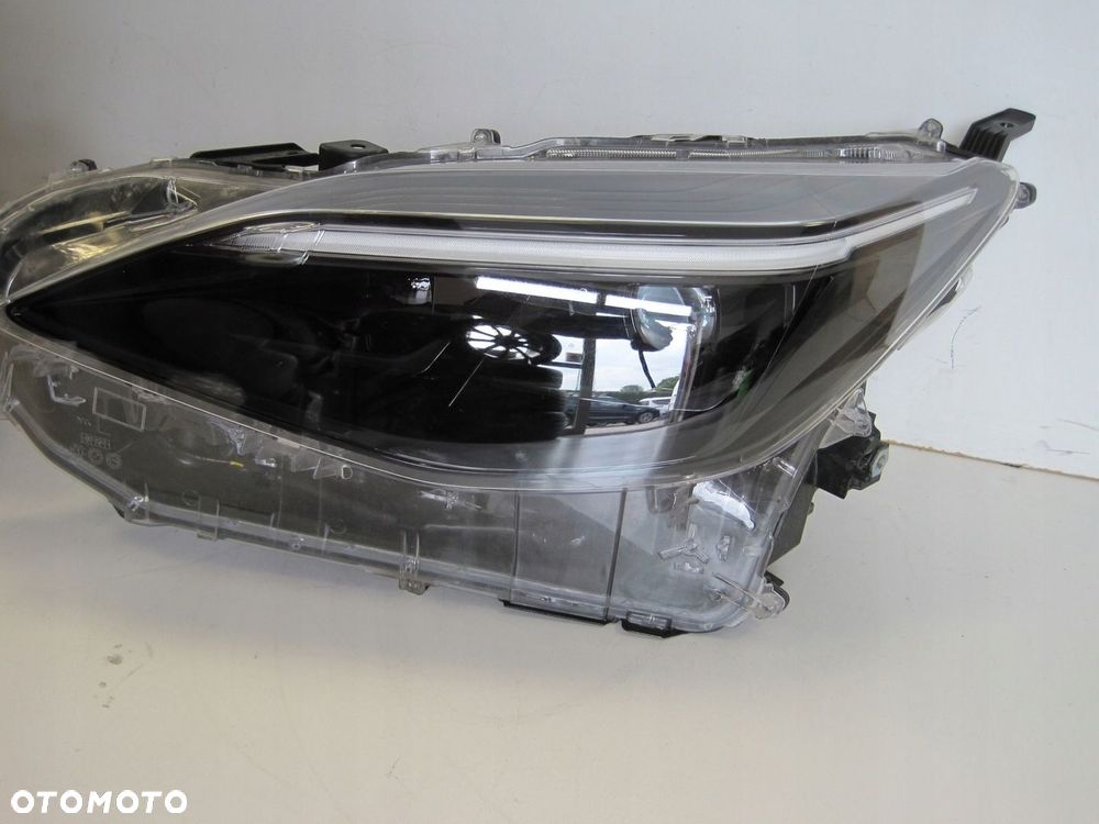 Lampa Lampy PRAWA LEWA TOYOTA YARIS CROSS - 10