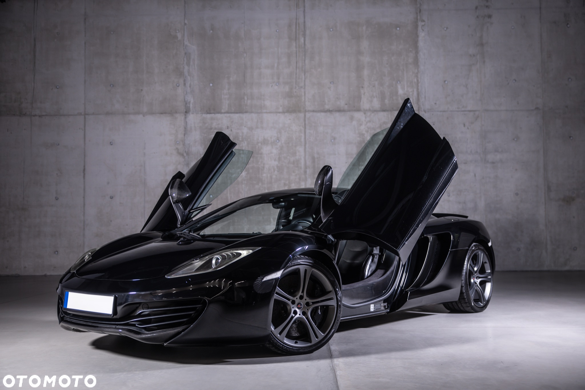 McLaren MP4-12C Coupe - 3