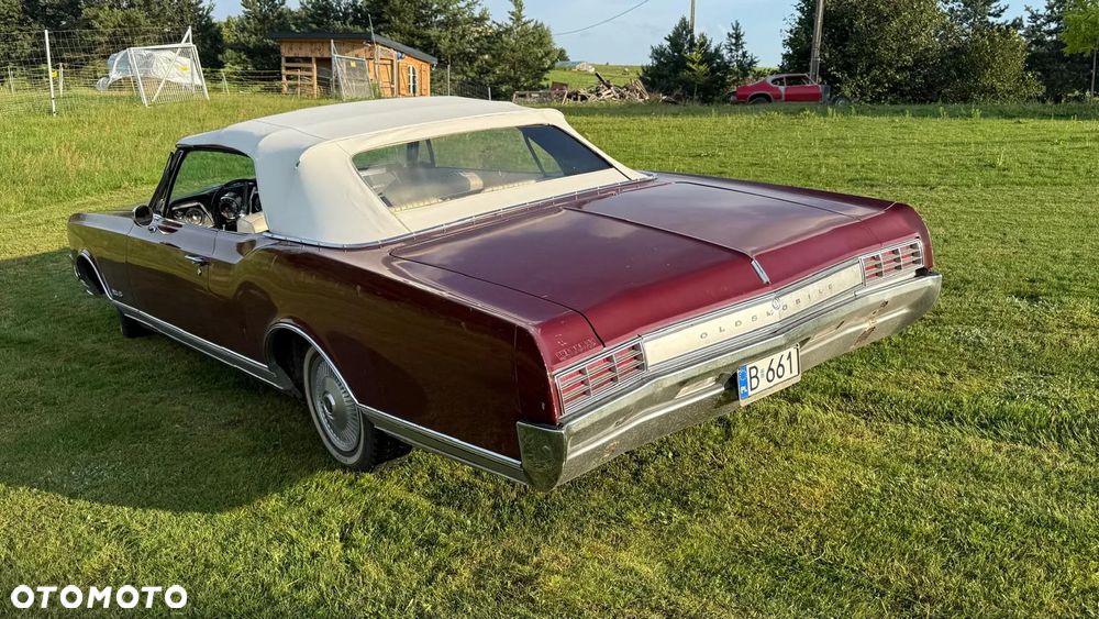 Oldsmobile Delta 88 - 11