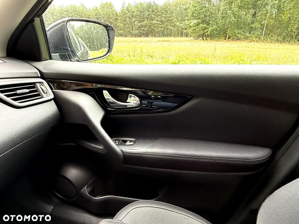 Nissan Qashqai - 25