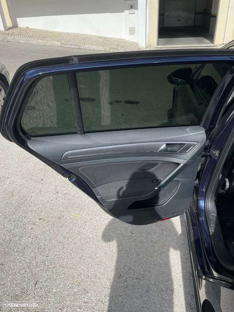 VW Golf 1.6 TDi R-Line - 8