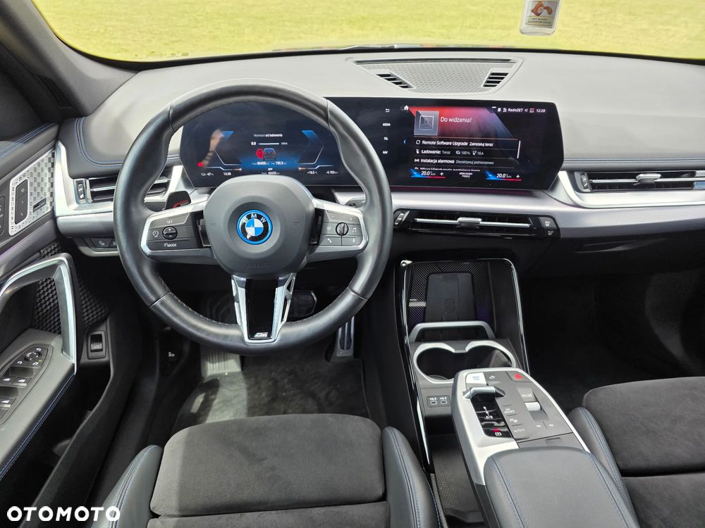BMW iX1 xDrive30 66.5kWh M Sport - 17