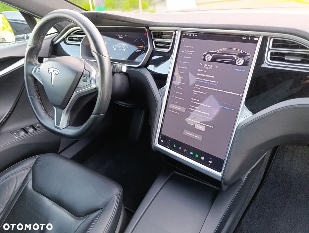 Tesla Model S - 7