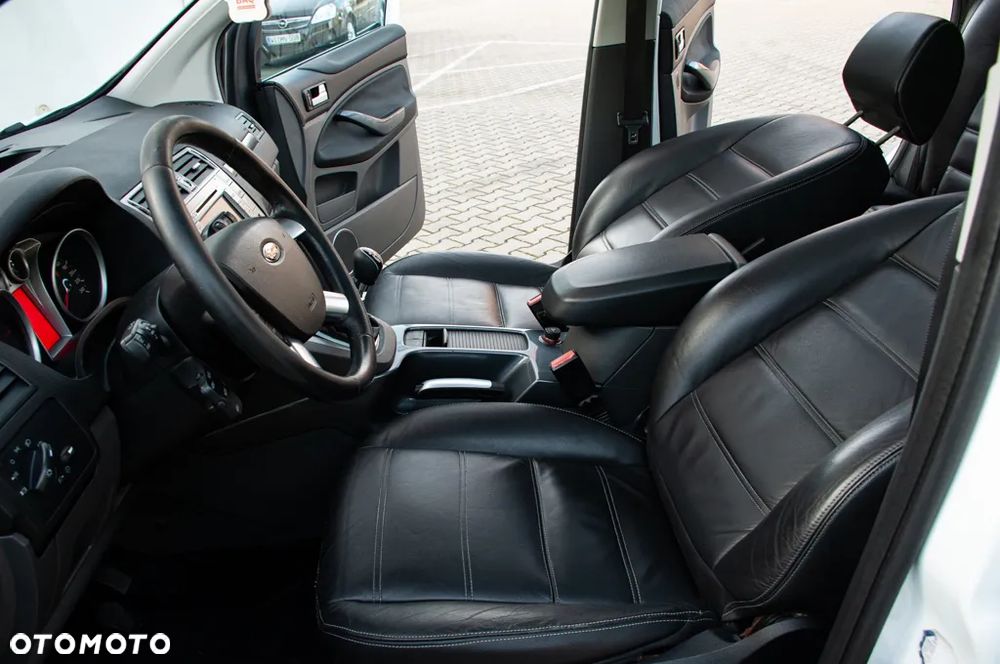 Ford Kuga 2.0 TDCi 4x4 Titanium - 26