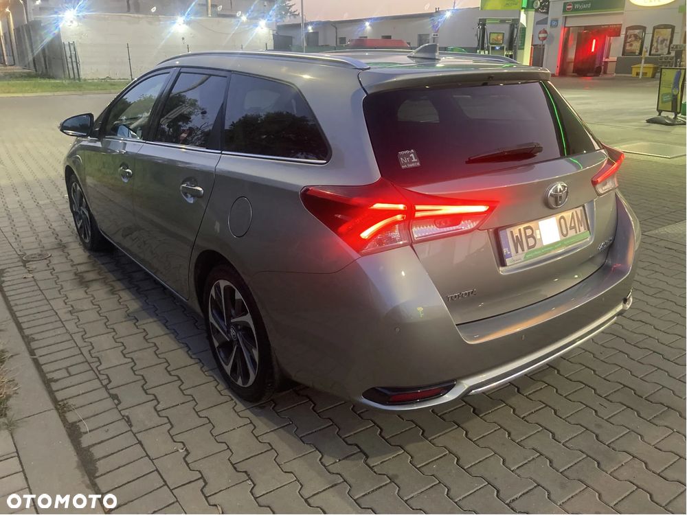 Toyota Auris 1.6 Premium - 2