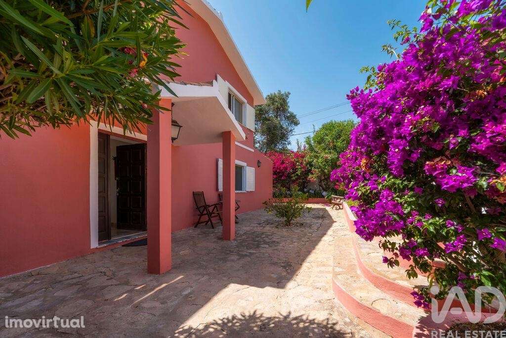 Casa / Villa T4 em Santa Bárbara de Nexe de 201,00 m2 - Grande imagem: 3/30