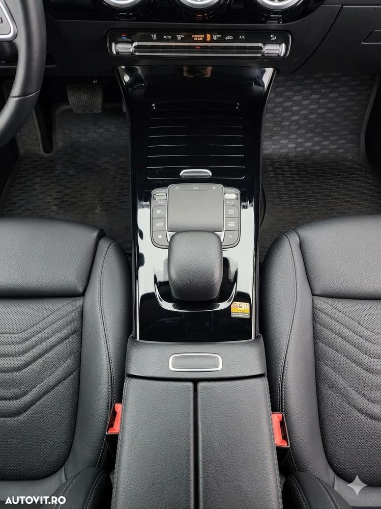 Mercedes-Benz A 180 d Sedan 8G-DCT - 13