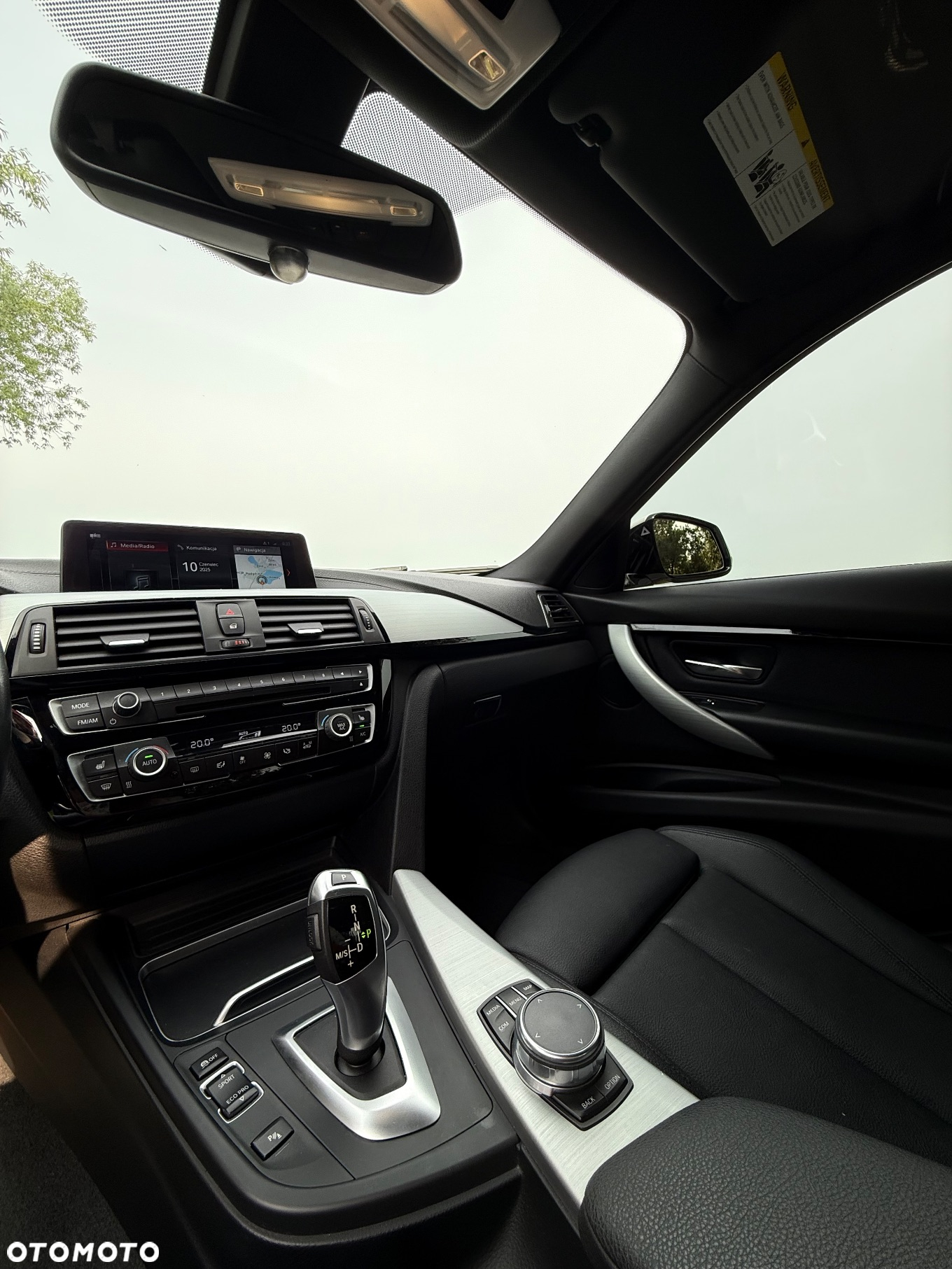BMW Seria 3 330i xDrive - 14