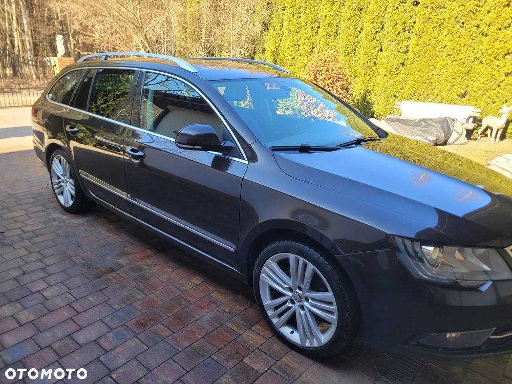 Skoda Superb 2.0 TDI Green tec DSG Elegance - 5