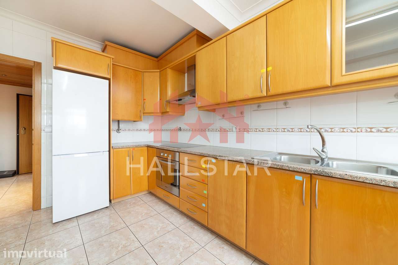 Apartamento T3 / Arrendamento / Cozinha Equipada / Rua Miguel Torga / - Grande imagem: 4/23