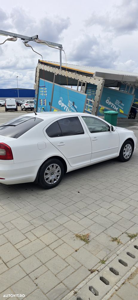 Skoda Octavia 2011 photo 5