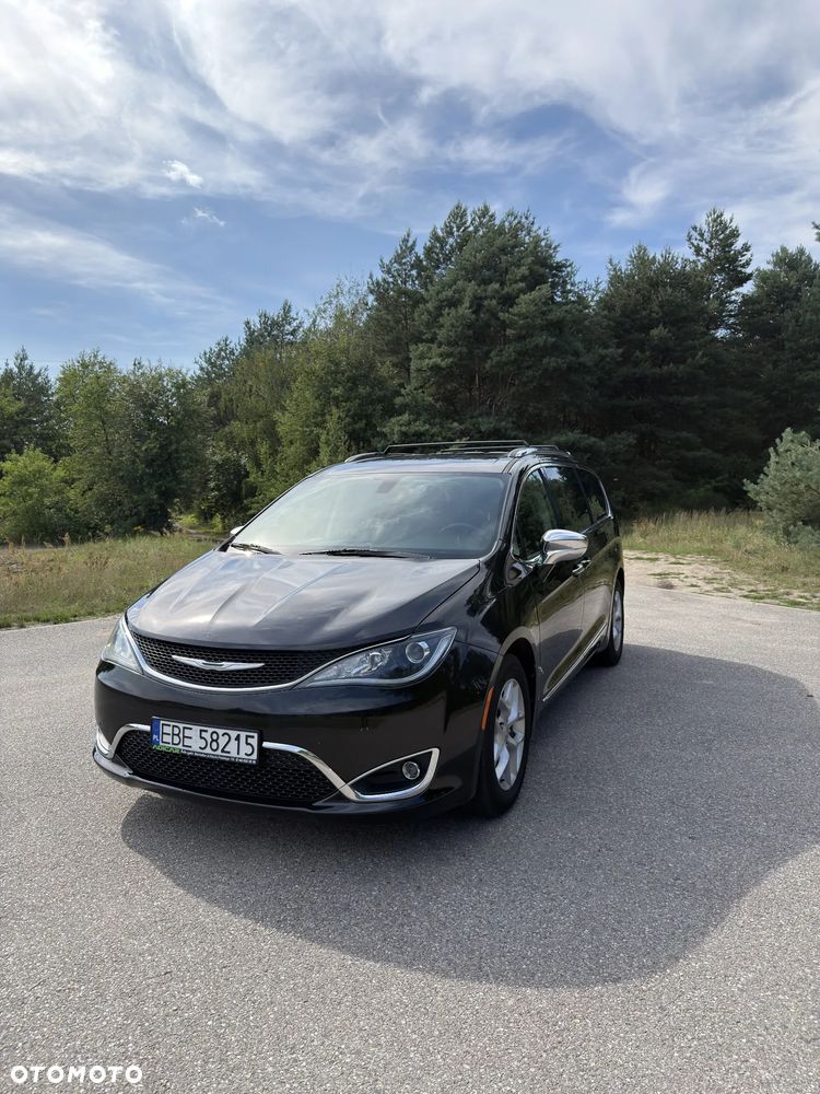 Chrysler Pacifica - 1