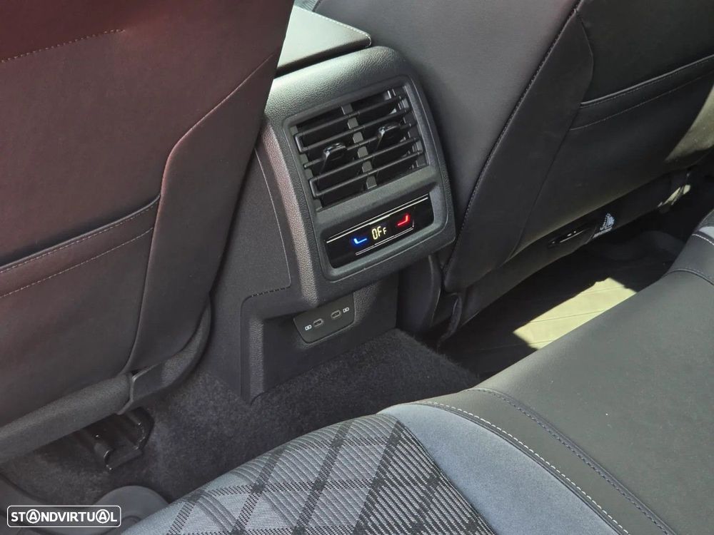 Volkswagen Golf 2.0 TDI R-Line DSG — fotografia 10