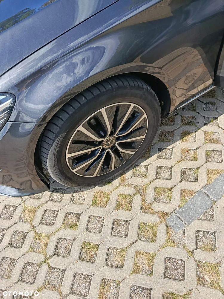 Mercedes-Benz Klasa C 300 9G-TRONIC Avantgarde - 16