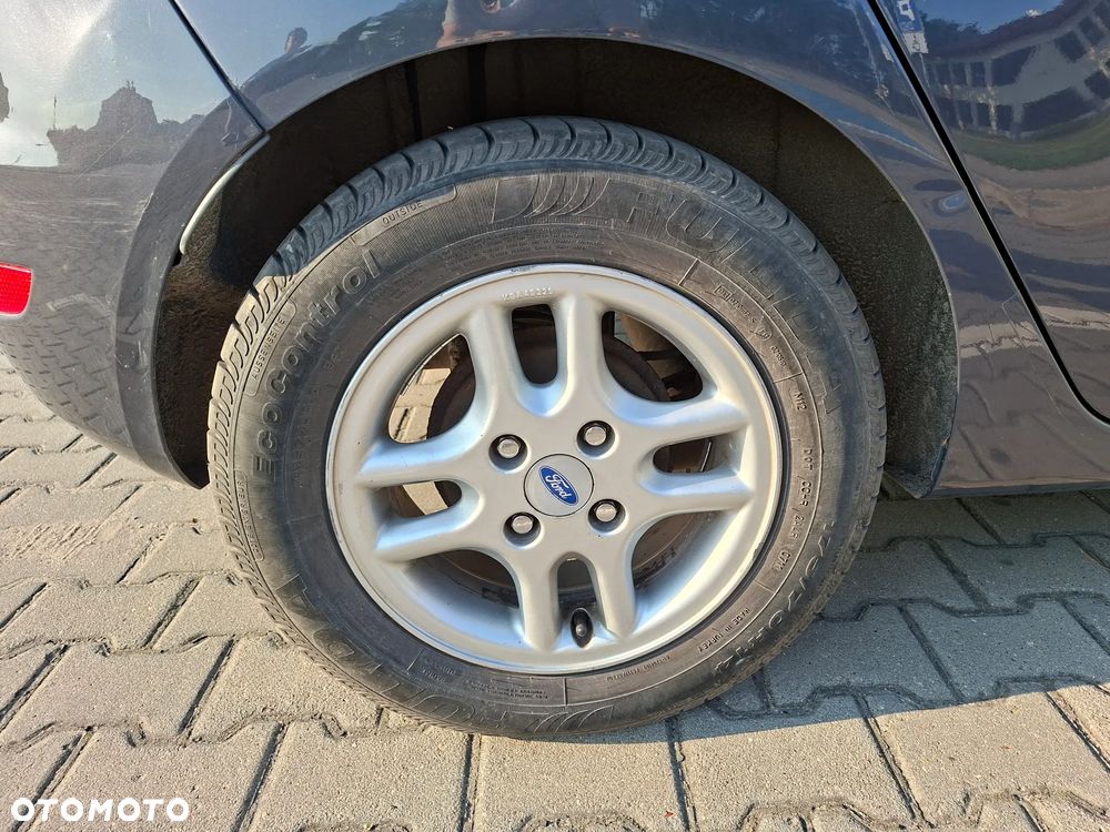 Ford Fiesta 1.4 Trend - 14