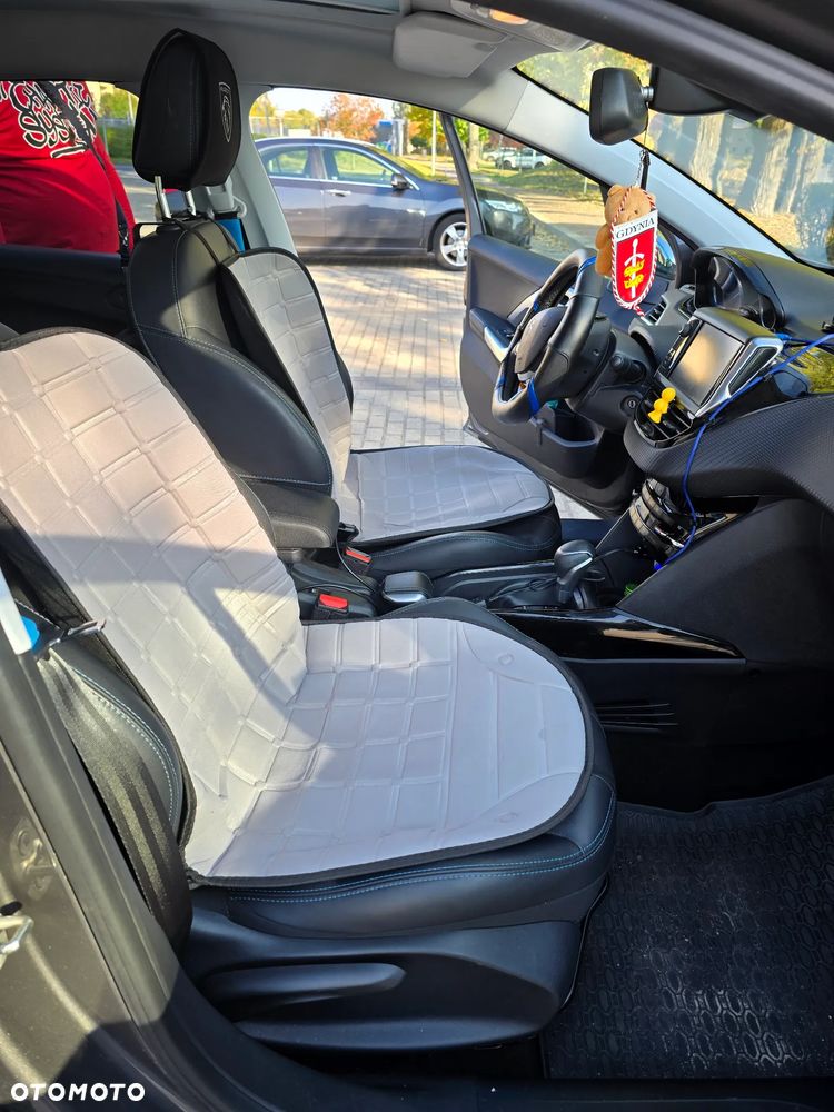Peugeot 2008 1.2 PureTech Active S&S EAT8 - 6