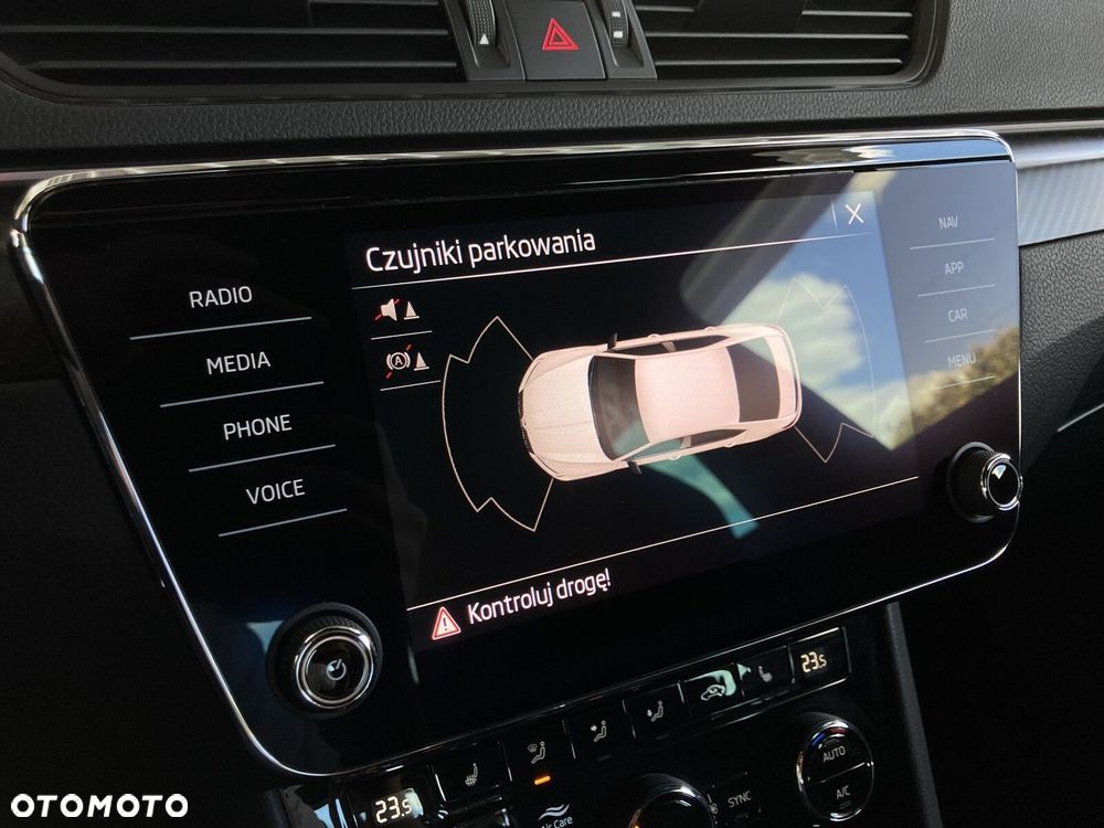 Skoda Superb 2.0 TDI SCR Sportline DSG - 21
