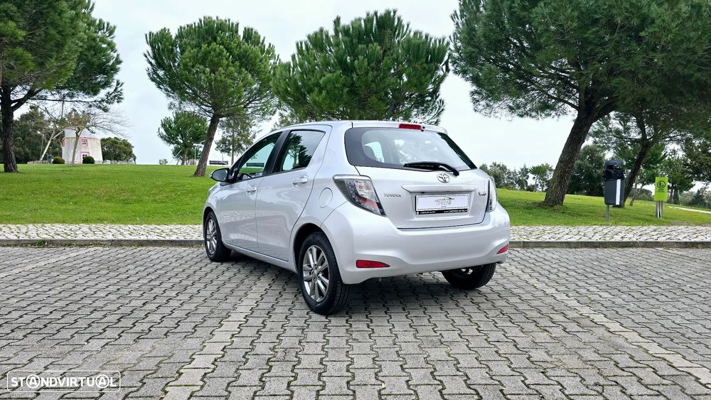 Toyota Yaris 1.33 VVT-i Comfort+P.Style - 6