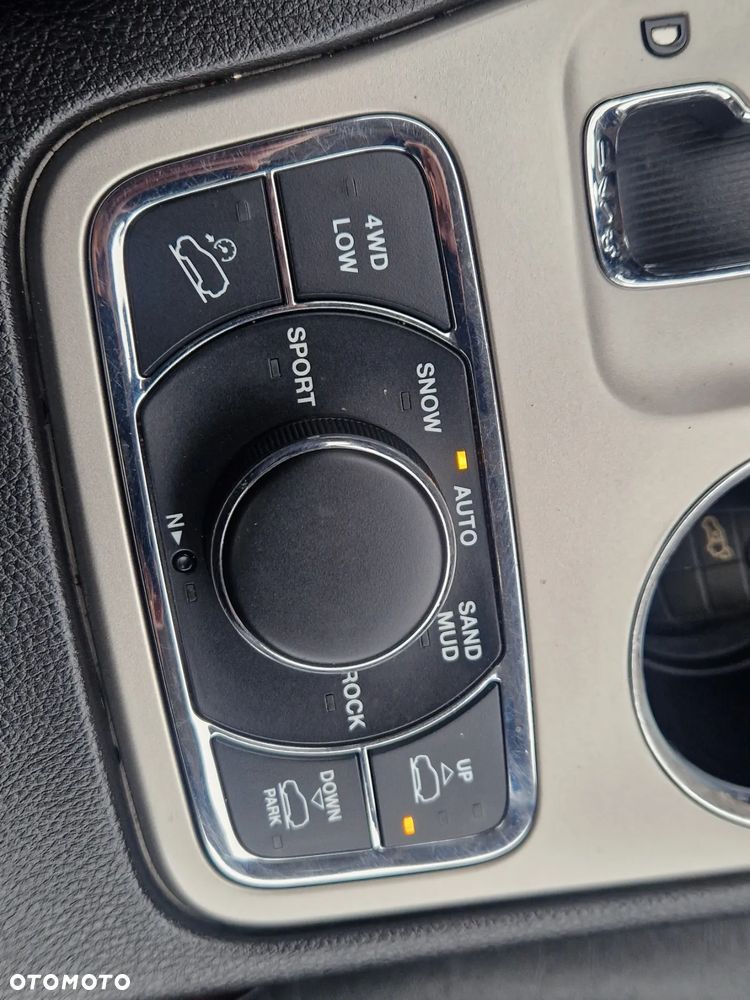 Jeep Grand Cherokee - 10