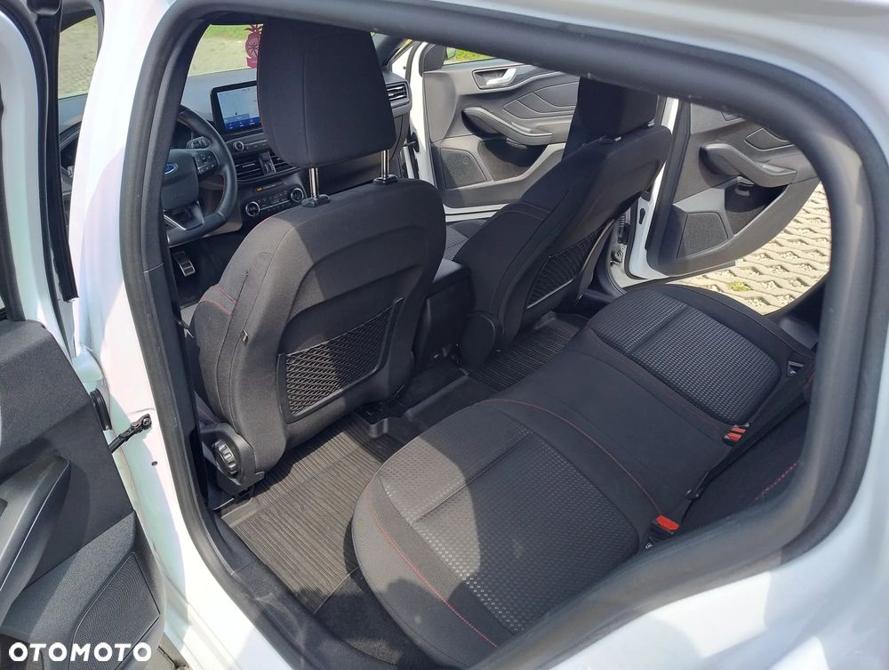 Ford Focus 2.0 EcoBlue ST-Line - 37