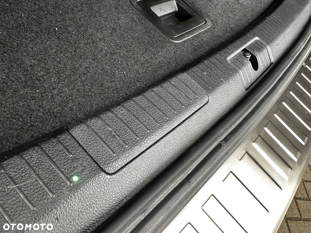 Volkswagen Golf Variant 2.0 TDI BlueMotion Technology Cup - 25