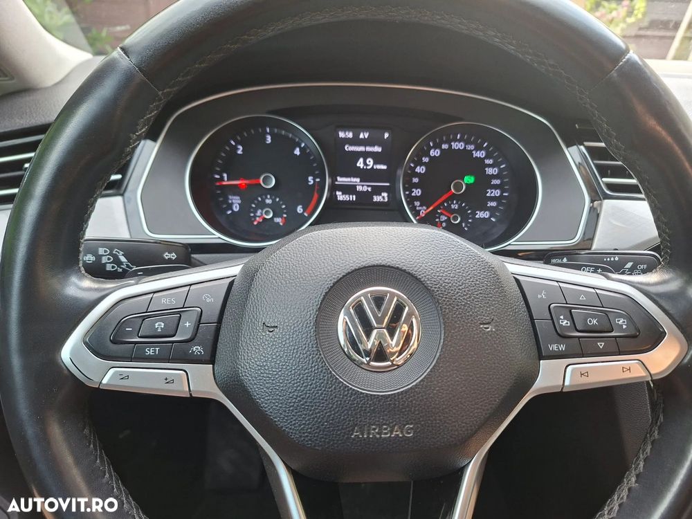 Volkswagen Passat 1.6 TDI SCR DSG Comfortline - 24