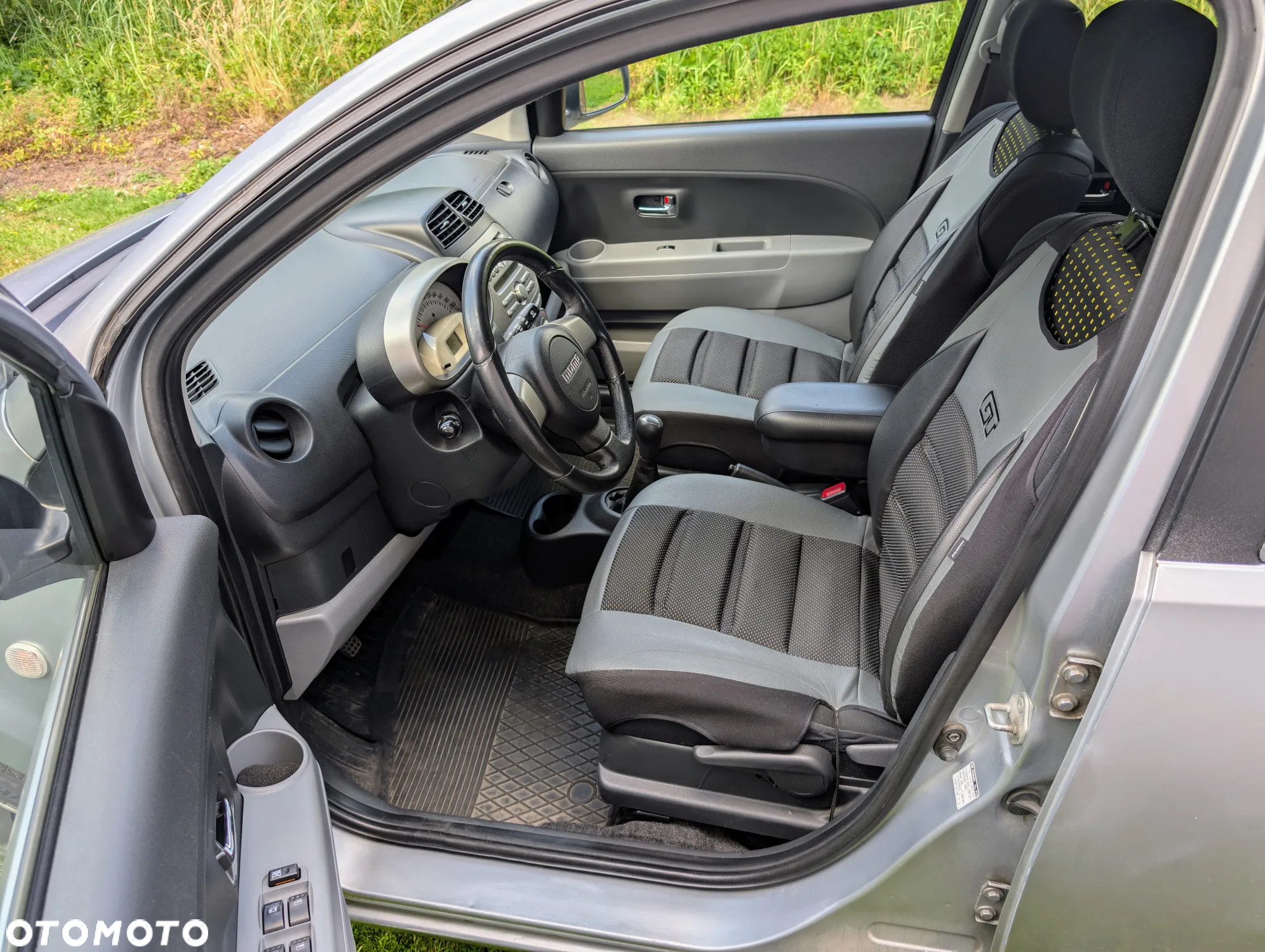 Daihatsu Sirion 1.3 - 10