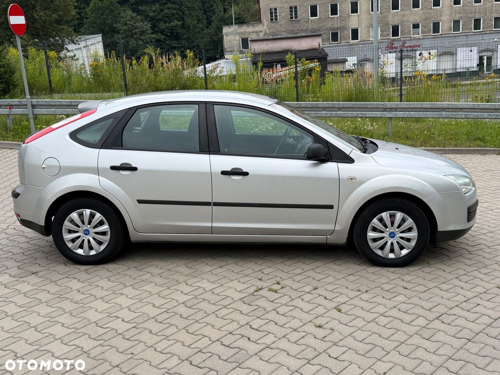Ford Focus 1.6 16V Ambiente - 6