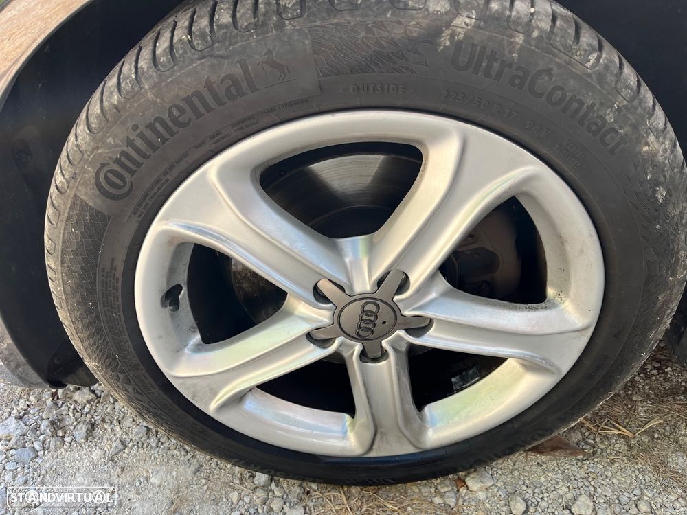 Audi A4 Avant 2.0 TDI Advance - 10