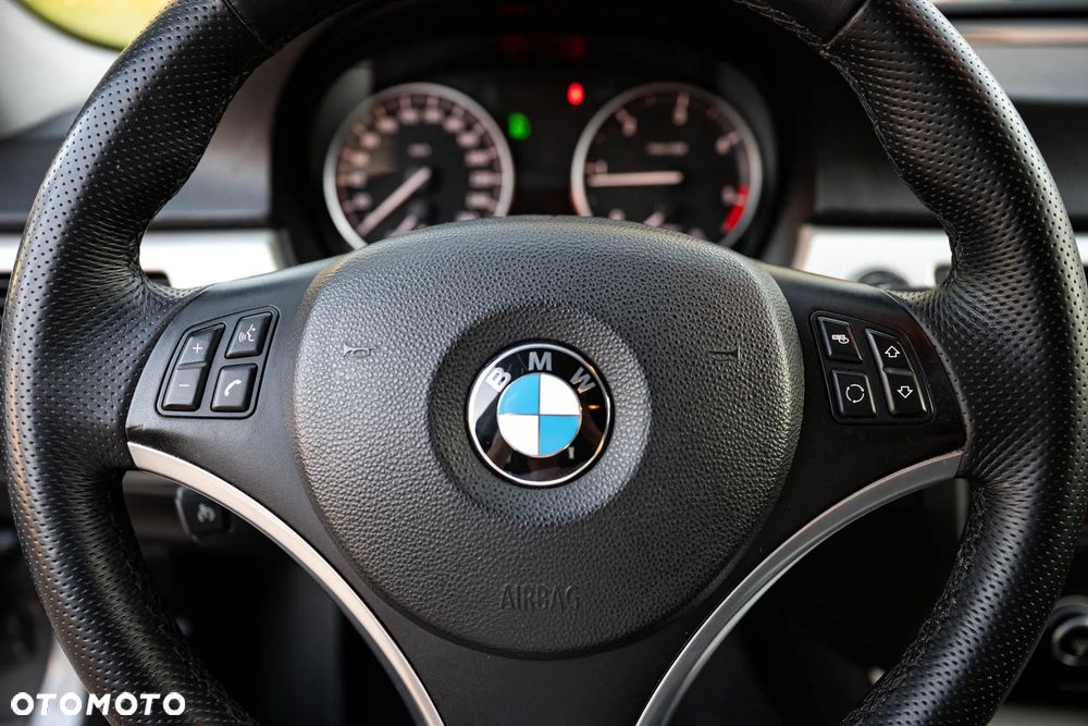 BMW Seria 3 318d - 15