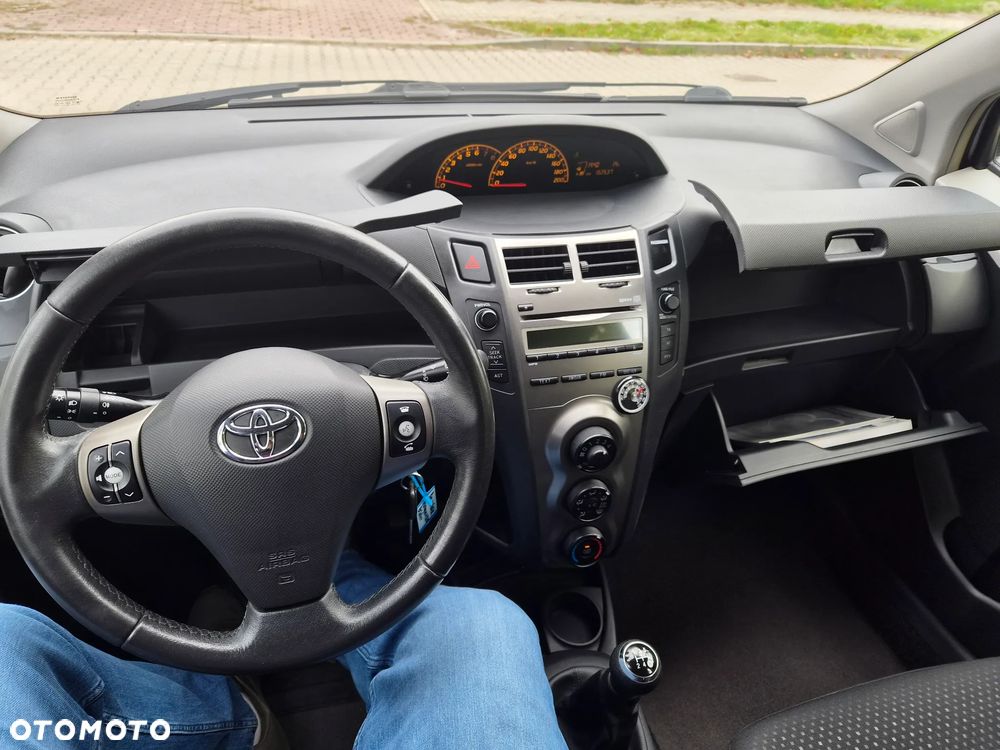 Toyota Yaris 1.0 VVT-i Cool Edition - 37