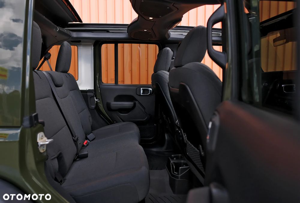 Jeep Wrangler - 27