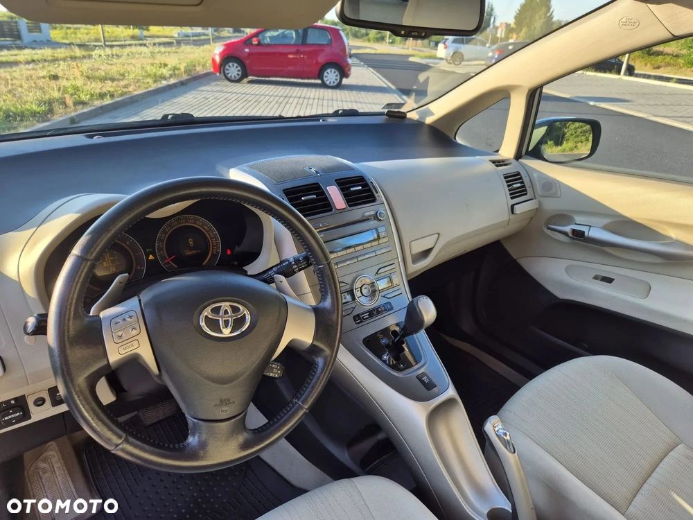 Toyota Auris 1.6 VVT-i Prestige MM - 2