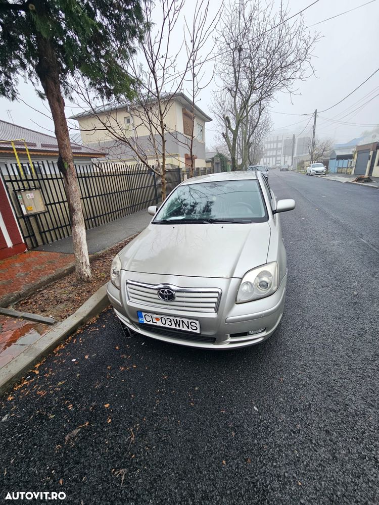 Toyota Avensis - 2