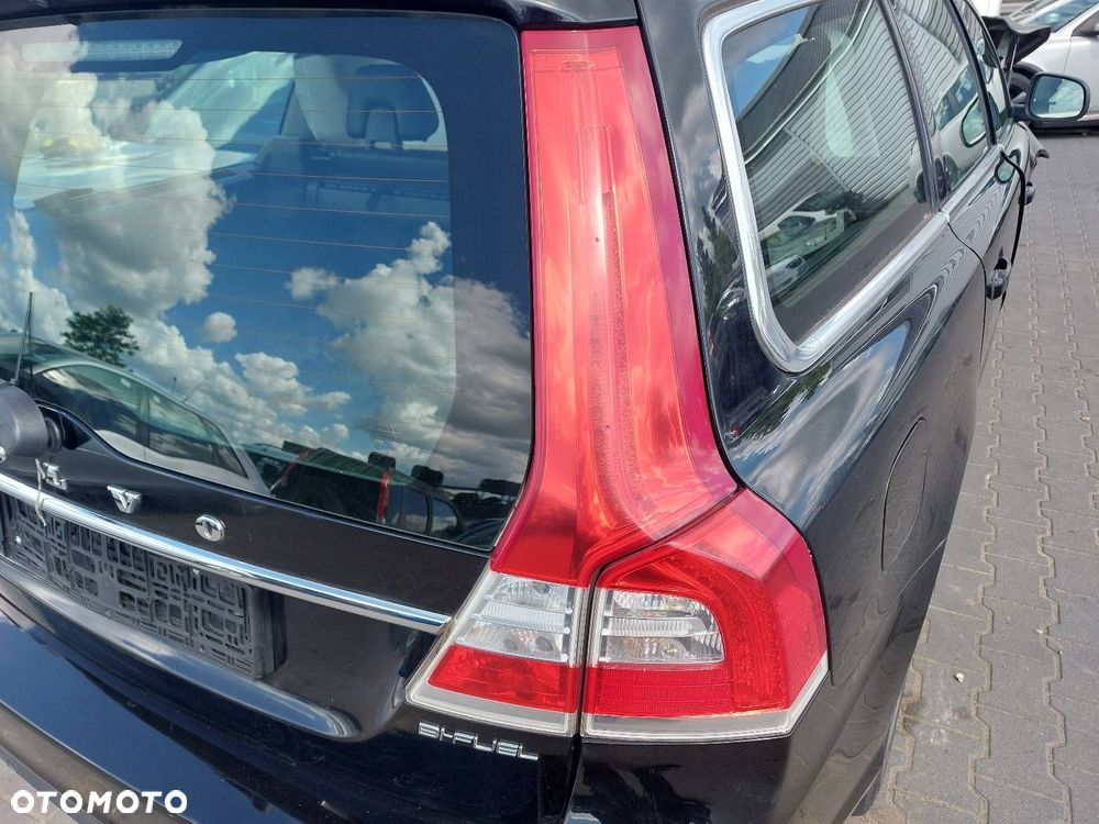 KOMPLETNY TYŁ VOLVO V70 III LIFT 019-26 KLAPA ELEKTRYCZNA ZDERZAK TYŁ LAMPY - 21
