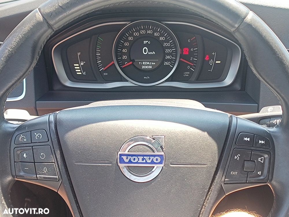 VOLVO S60 2015 — imagine 11