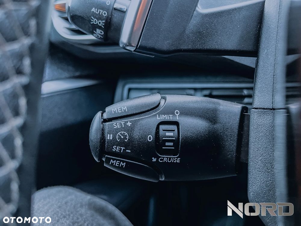 Peugeot 3008 PureTech 130 Stop & Start GPF EAT8 Allure - 24