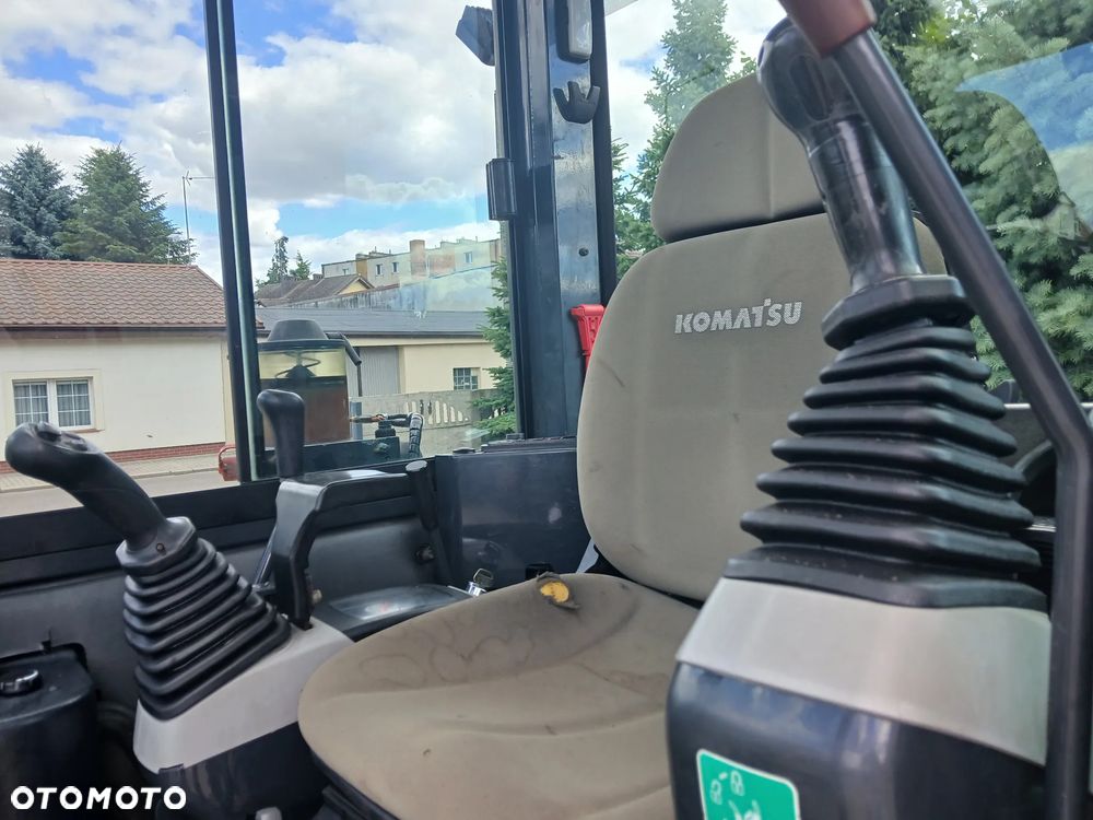 Komatsu PC26MR-3 2018rok szybkozłącze uchylne hydrauliczne sprowadzona - 23